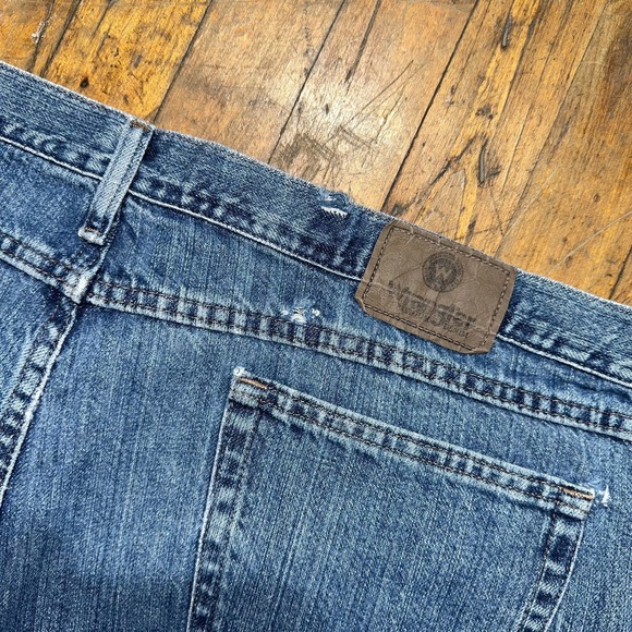 Wrangler Jeans Mens 40x32 Blue Denim Relaxed Fit Straight Leg Medium Wash Pocket - Picture 8 of 10